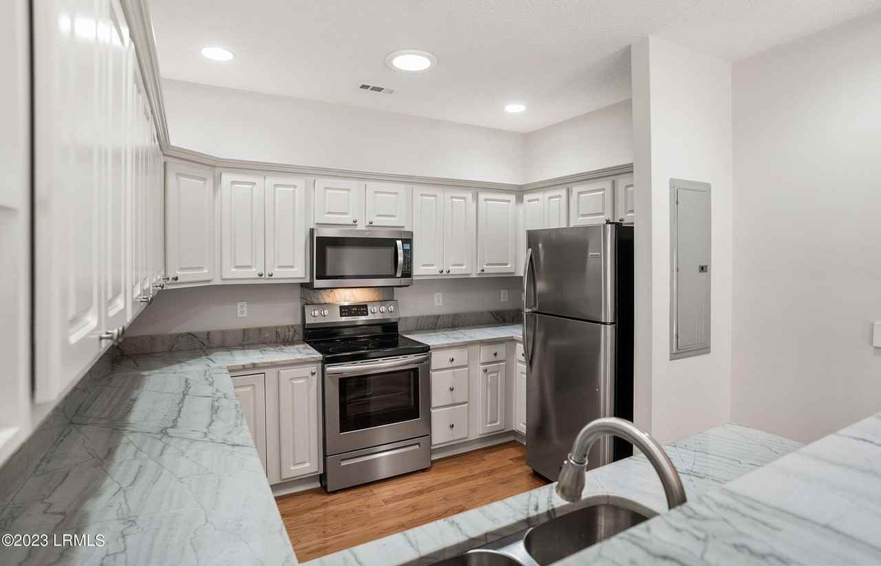 2 Rockville Way - Photo 7 of 37