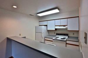 featured image of 325 S Hamilton St