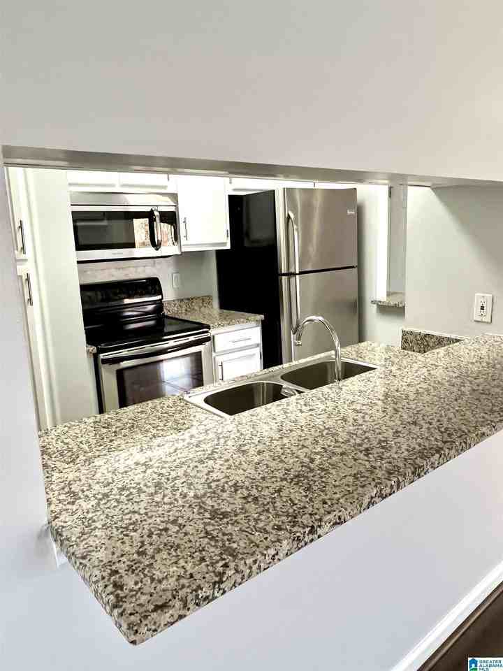 1932 Waterford Pl #1932 - Photo 6 of 39