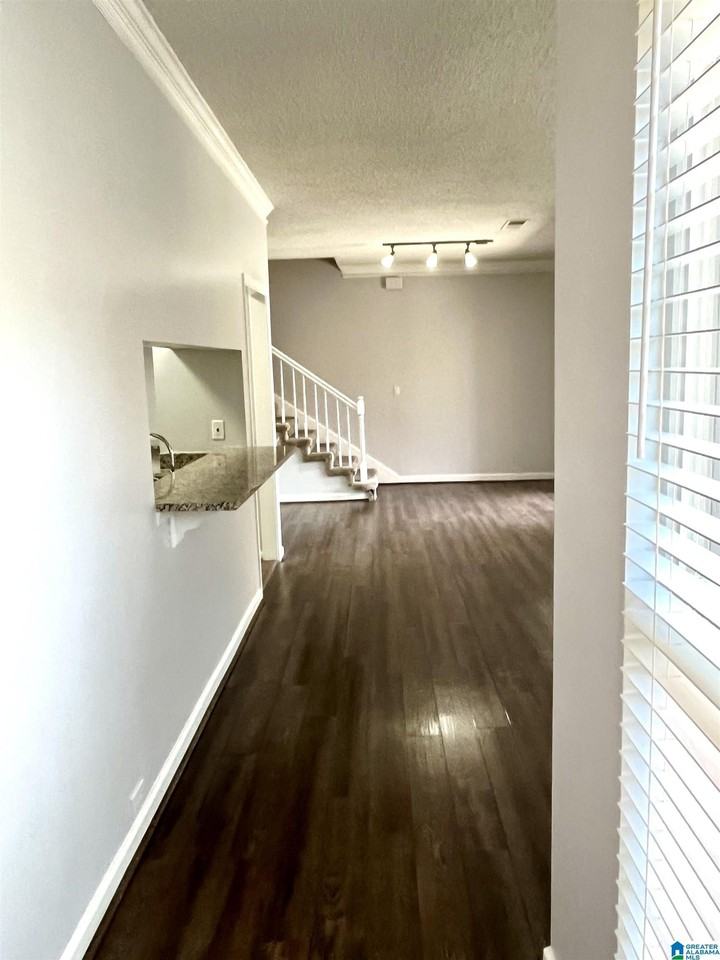 1932 Waterford Pl #1932 - Photo 2 of 39