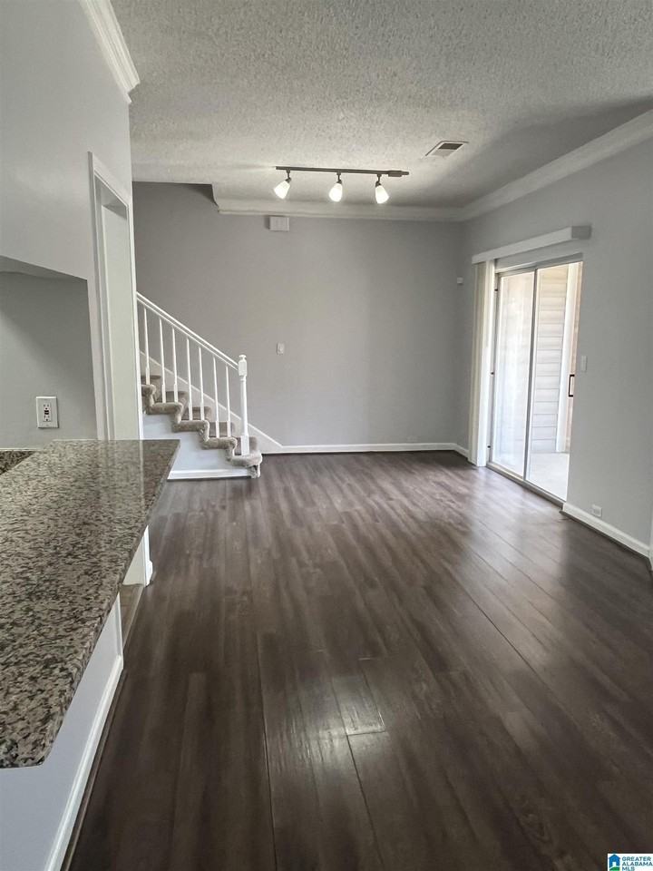 1932 Waterford Pl #1932 - Photo 5 of 39