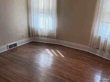 300 300 N Park Lower Unit Avenue - Photo 5 of 9