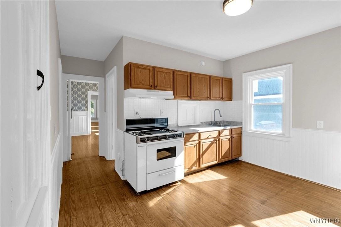 146 Lancaster Ave - Photo 3 of 25