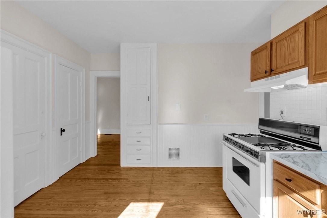 146 Lancaster Ave - Photo 5 of 25