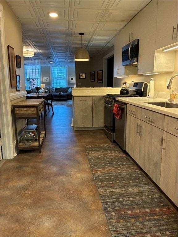 136 E State St - Photo 4 of 38