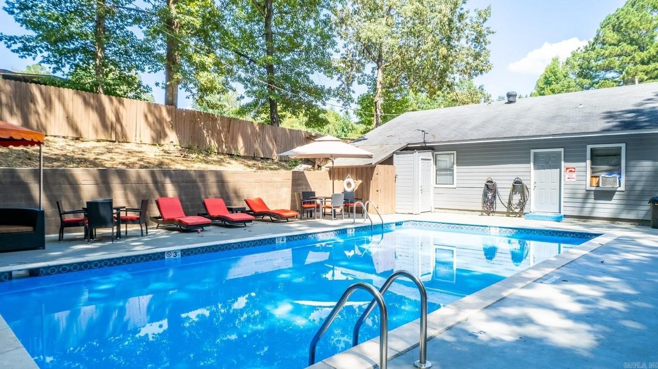 1309 Country Oaks Dr - Photo 3 of 33