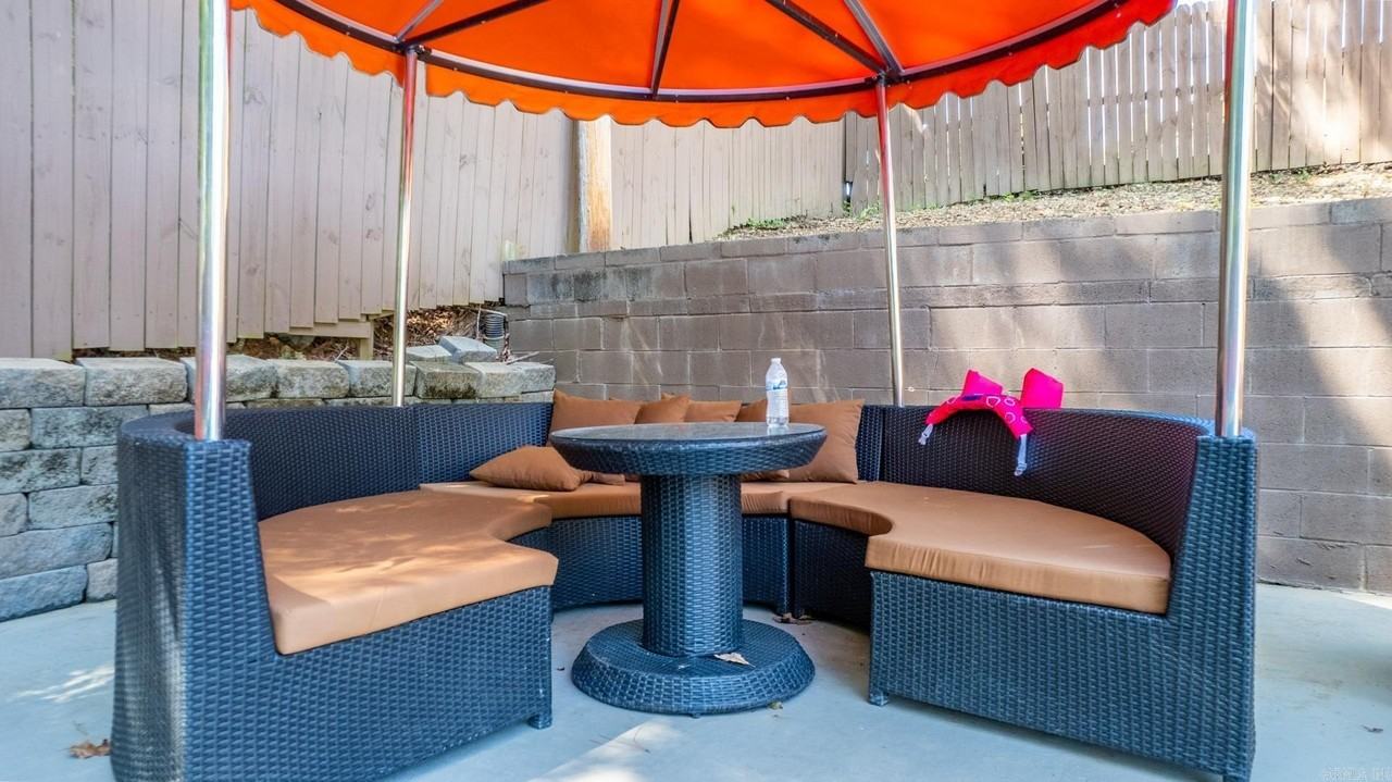 1309 Country Oaks Dr - Photo 5 of 33