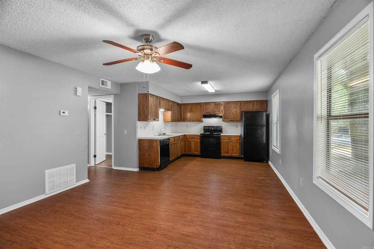 1309 Country Oaks Dr - Photo 6 of 33