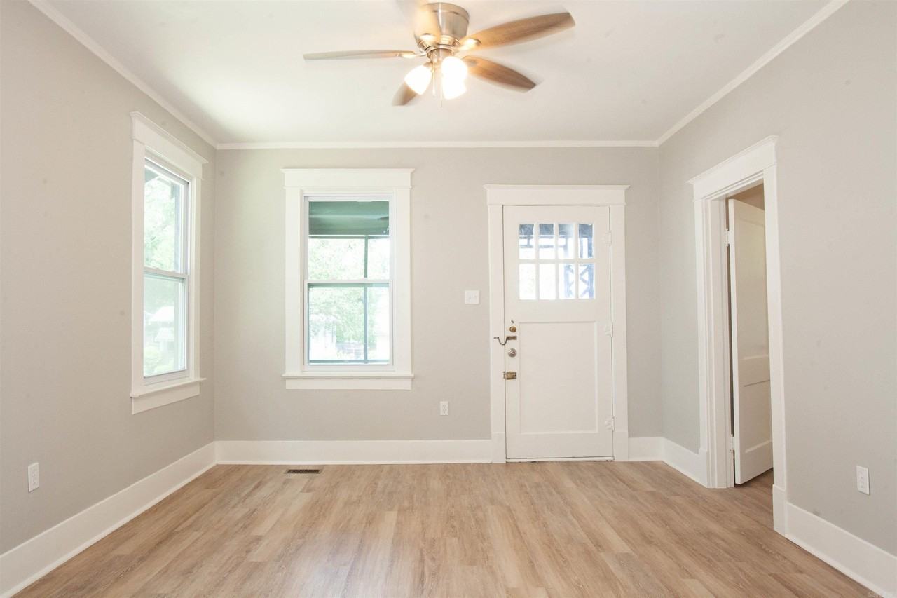 116 Beechwood St - Photo 3 of 18