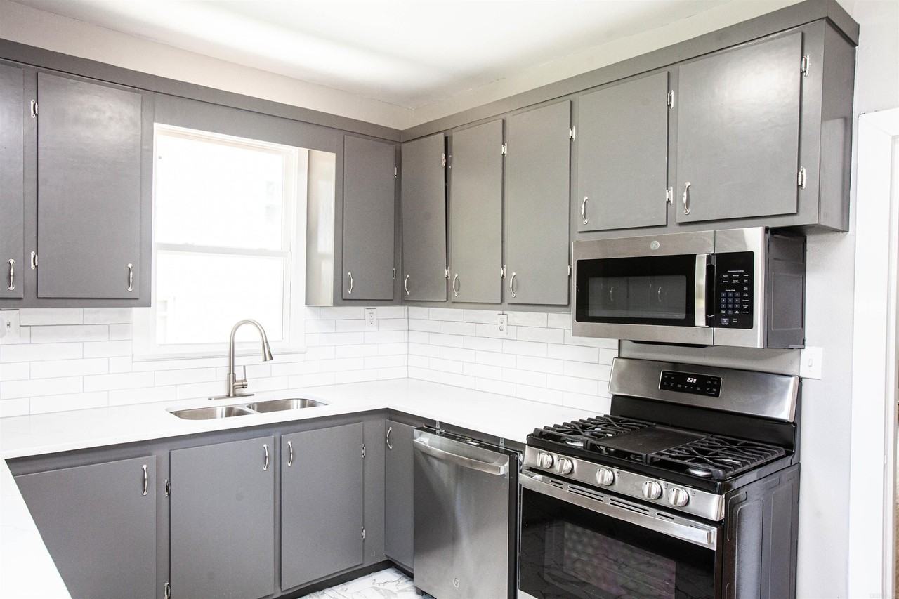 116 Beechwood St - Photo 6 of 18