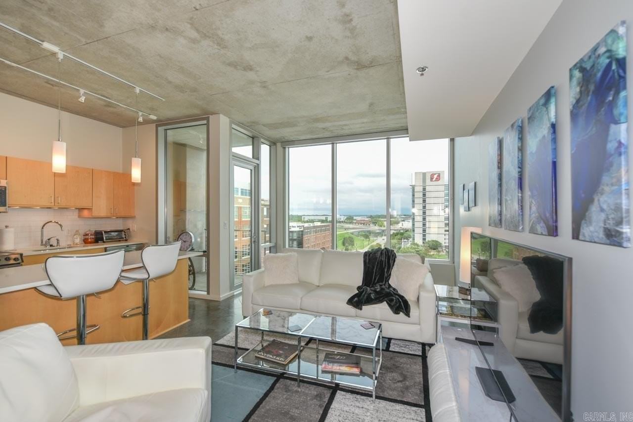 315 Rock St - Photo 4 of 21