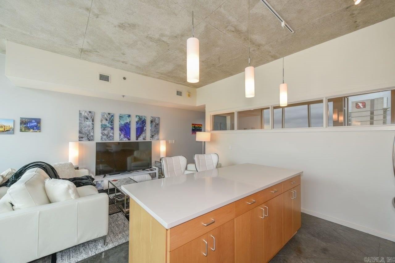 315 Rock St - Photo 7 of 21