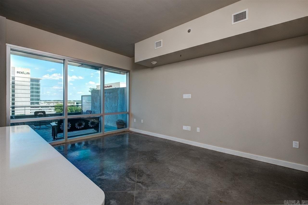 315 Rock St - Photo 4 of 17