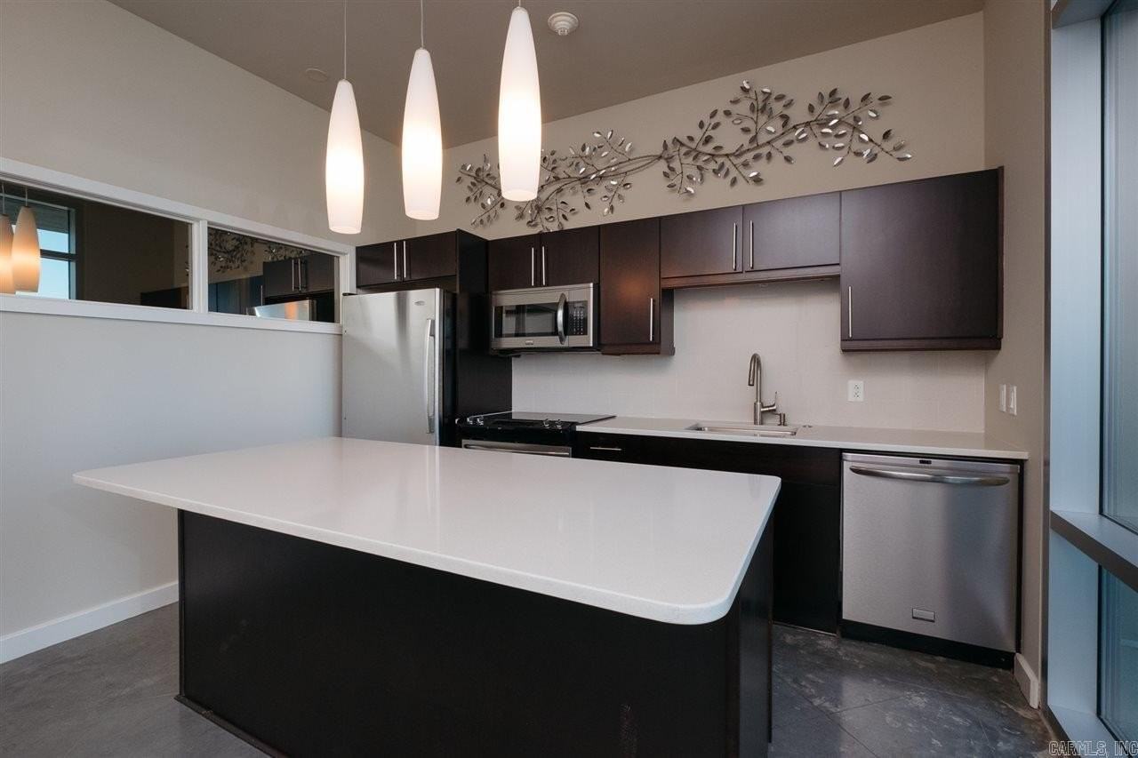 315 Rock St - Photo 6 of 17