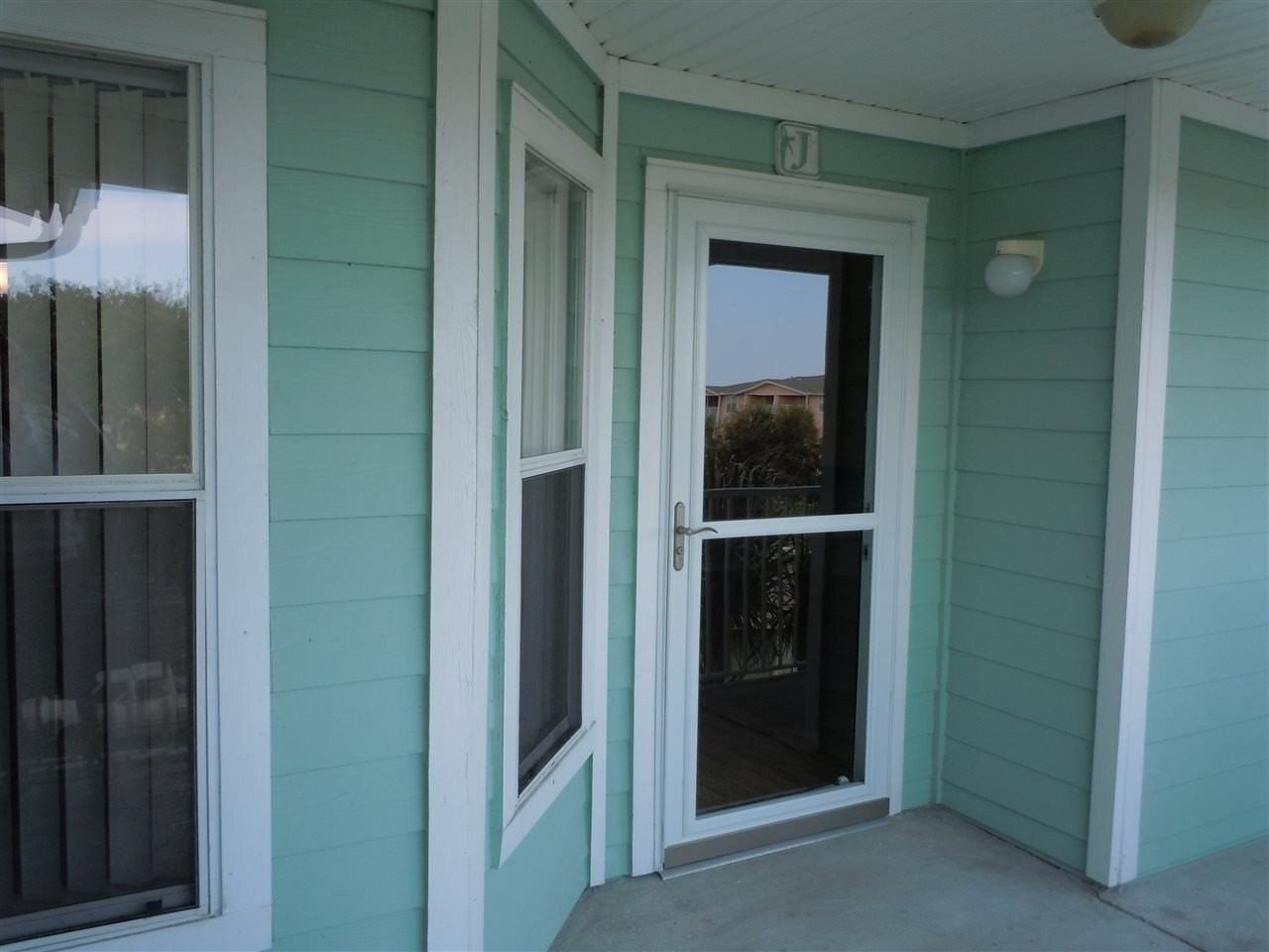 204 16th St - Photo 3 of 21