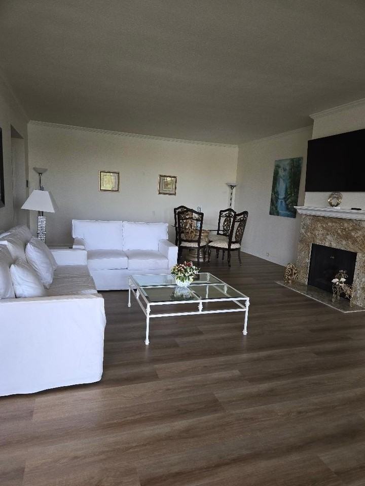 899 Island Dr Apt 110 #110 - Photo 5 of 12