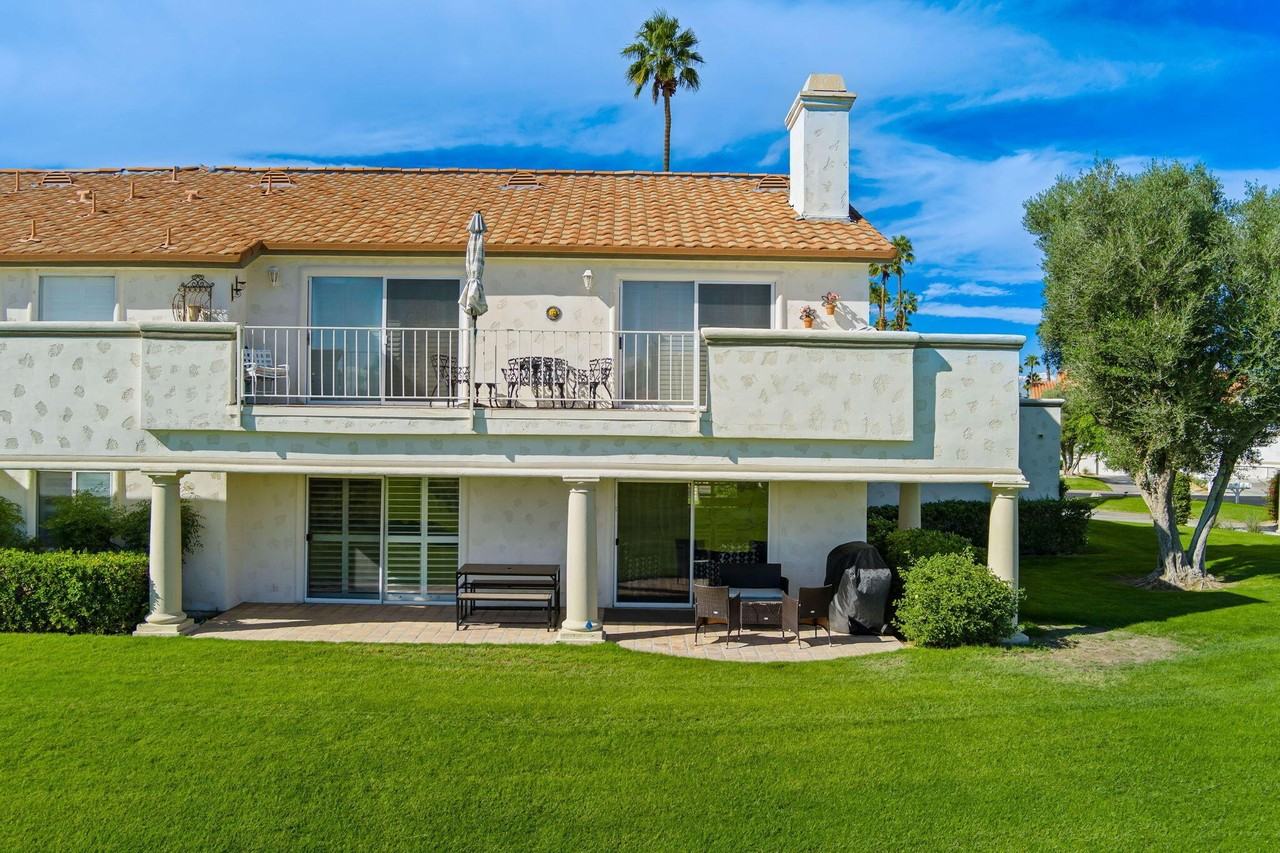 270 Vista Royale Cir E - Photo 6 of 50