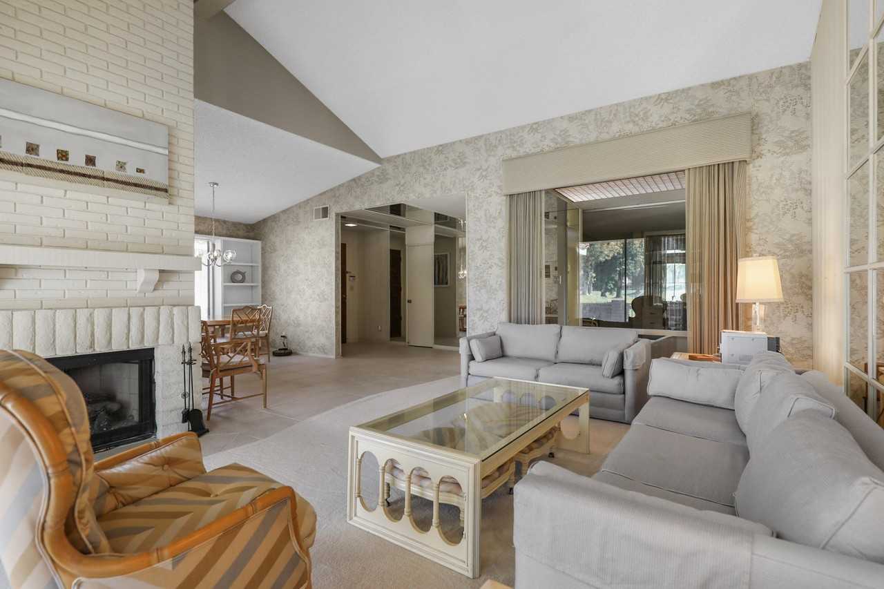 175 Gran Via - Photo 7 of 36