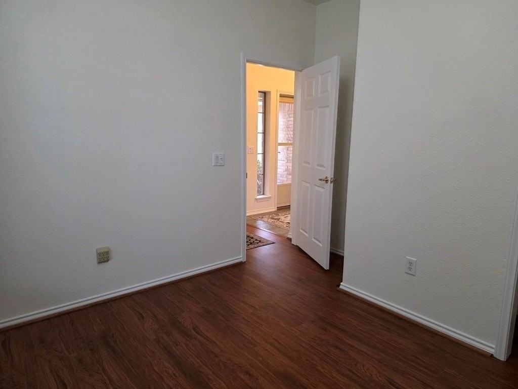 323 Chase Oaks Pl - Photo 4 of 23