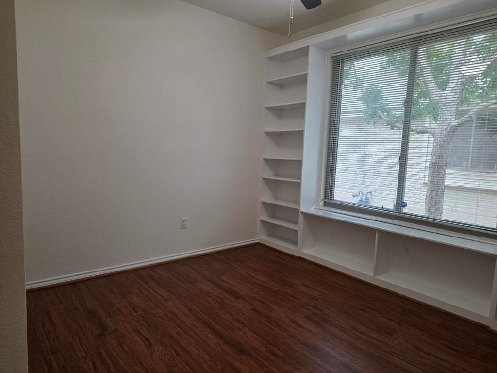 323 Chase Oaks Pl - Photo 5 of 23