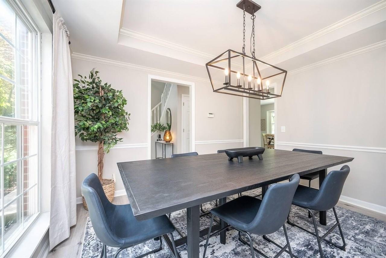 8157 Foxdale Court - Photo 3 of 23