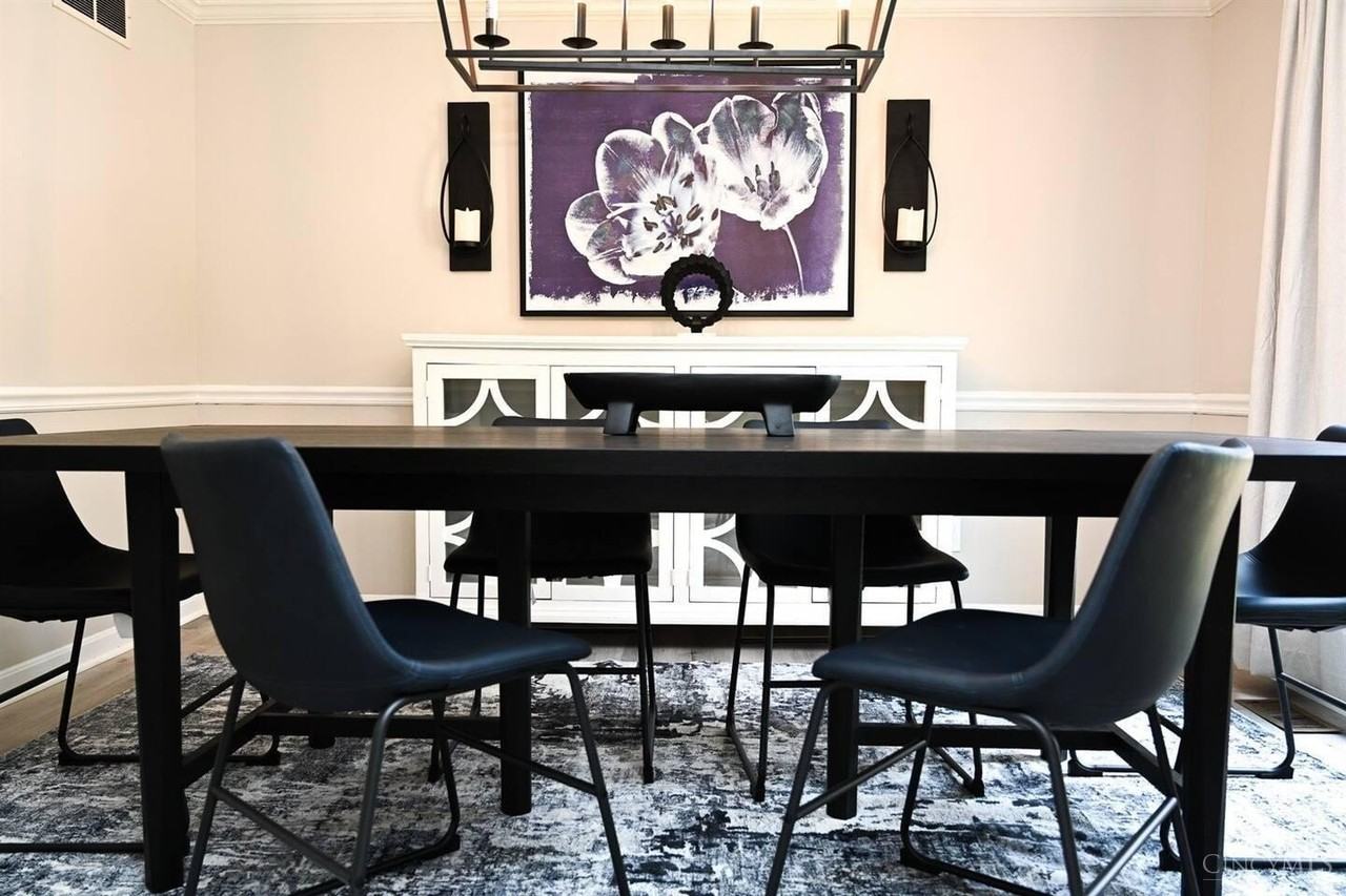 8157 Foxdale Court - Photo 5 of 23