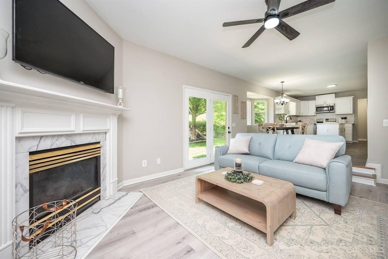 8157 Foxdale Court - Photo 7 of 23