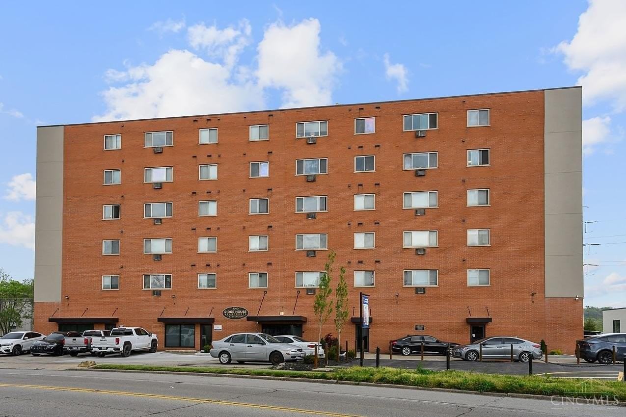 4960 Ridge Ave #303 - Photo 2 of 12