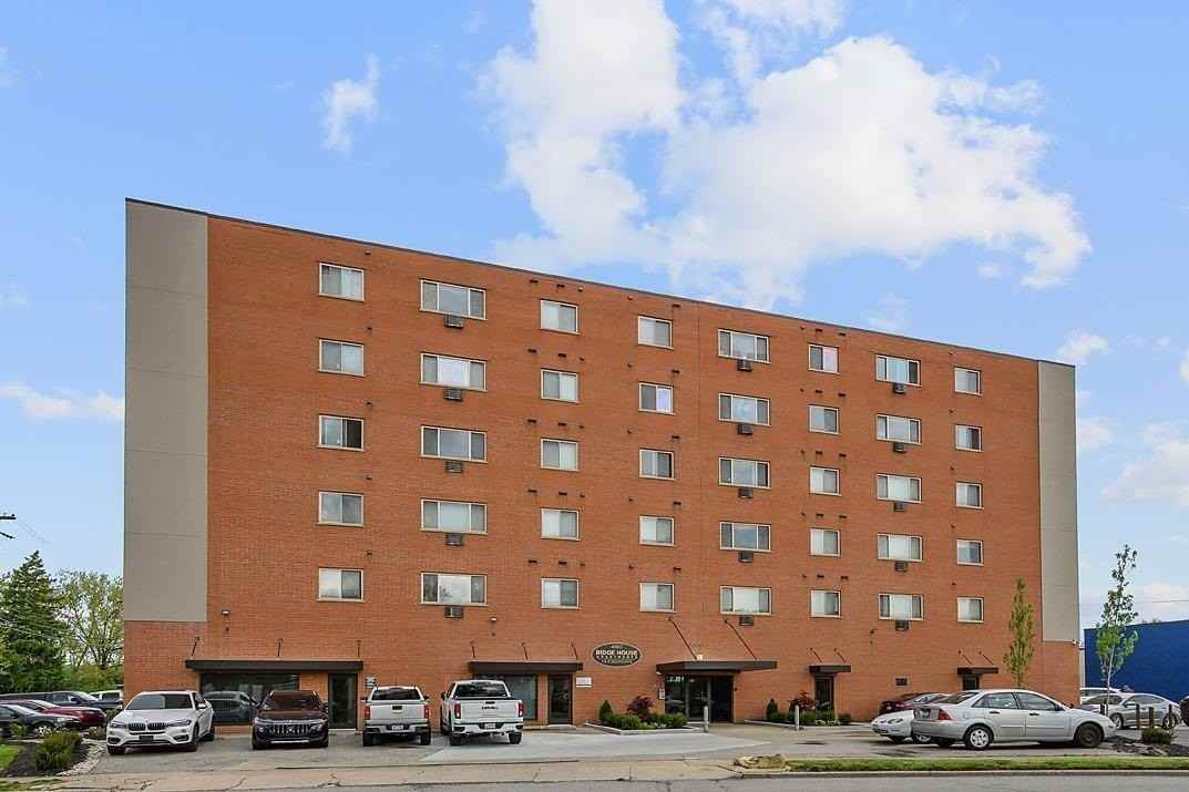 4960 Ridge Avenue #210