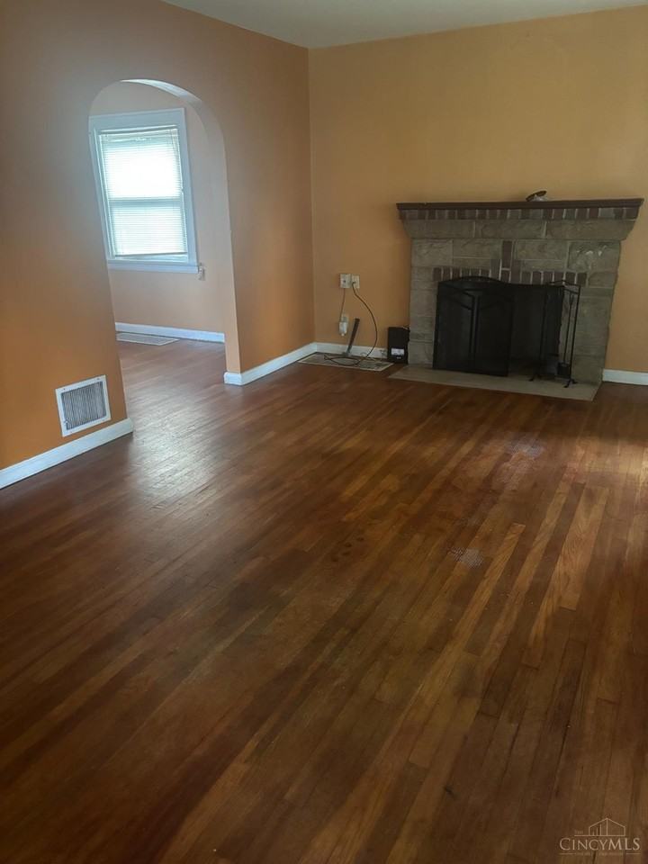 1411 Robinwood Avenue - Photo 4 of 10