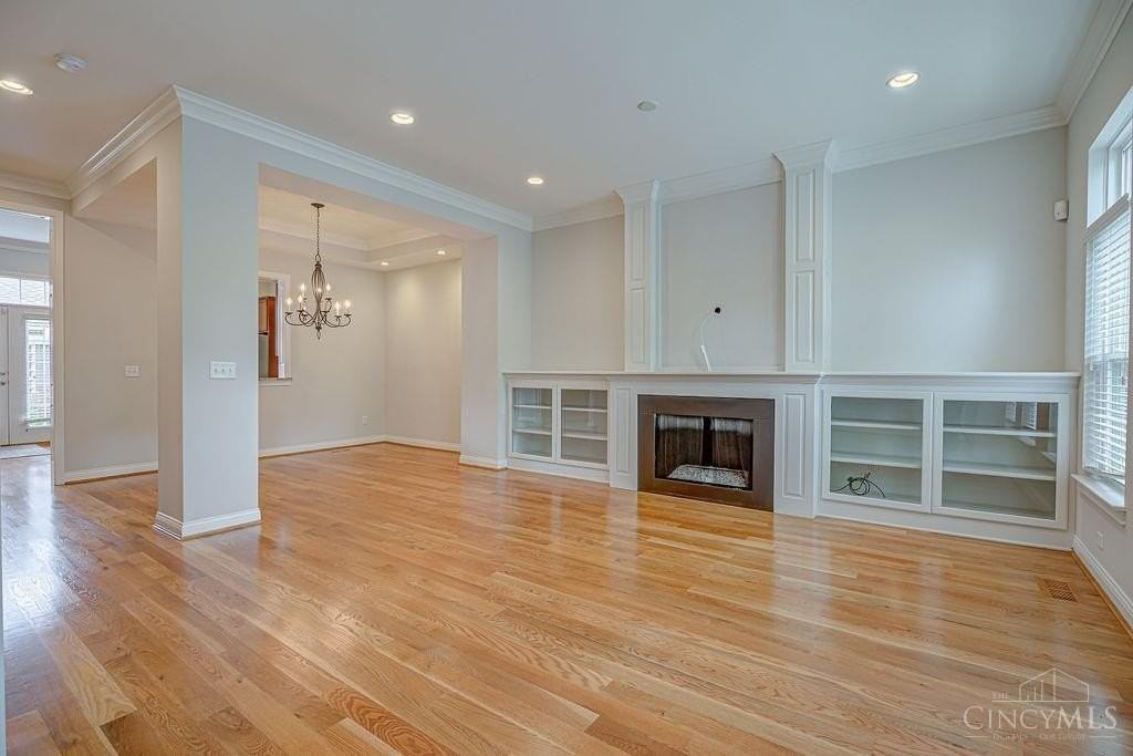 5352 Commonwealth Ave - Photo 4 of 35