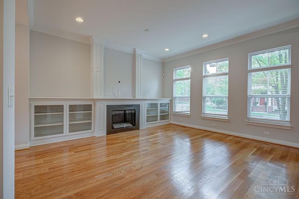 5352 Commonwealth Ave - Photo 5 of 35