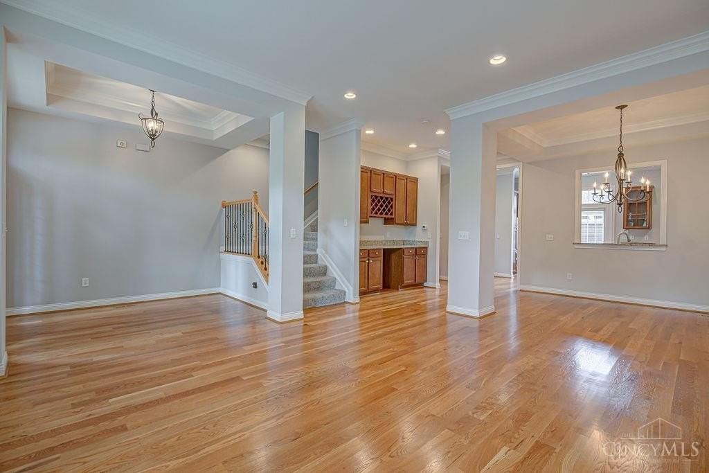 5352 Commonwealth Ave - Photo 6 of 35