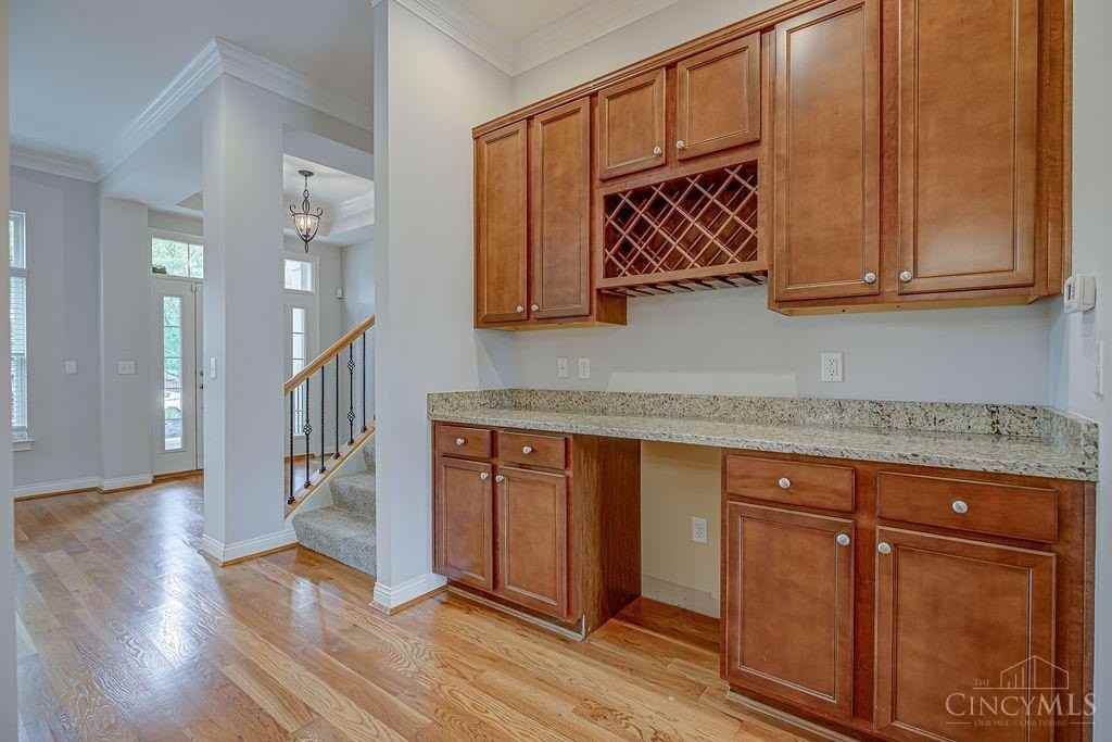 5352 Commonwealth Ave - Photo 7 of 35