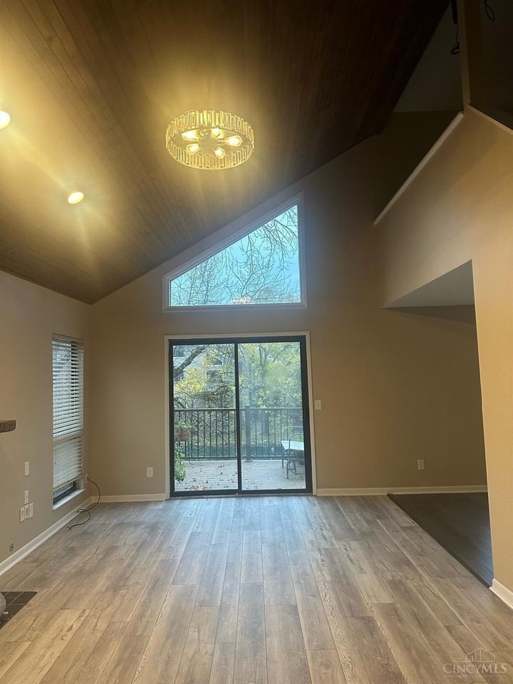 9462 Hunters Creek Dr Unit 706 #706 - Photo 2 of 14