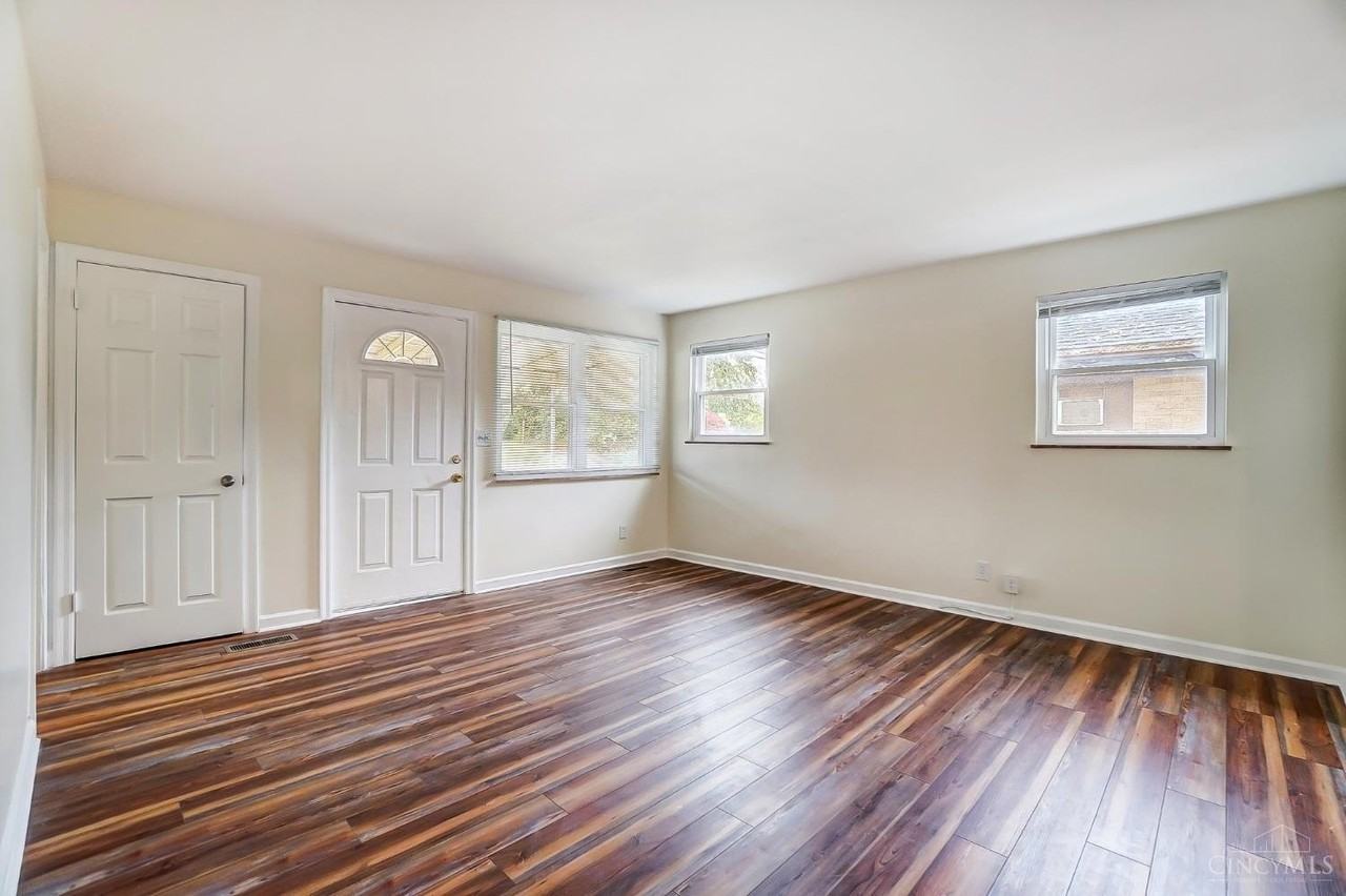 2469 Montana Ave - Photo 3 of 31