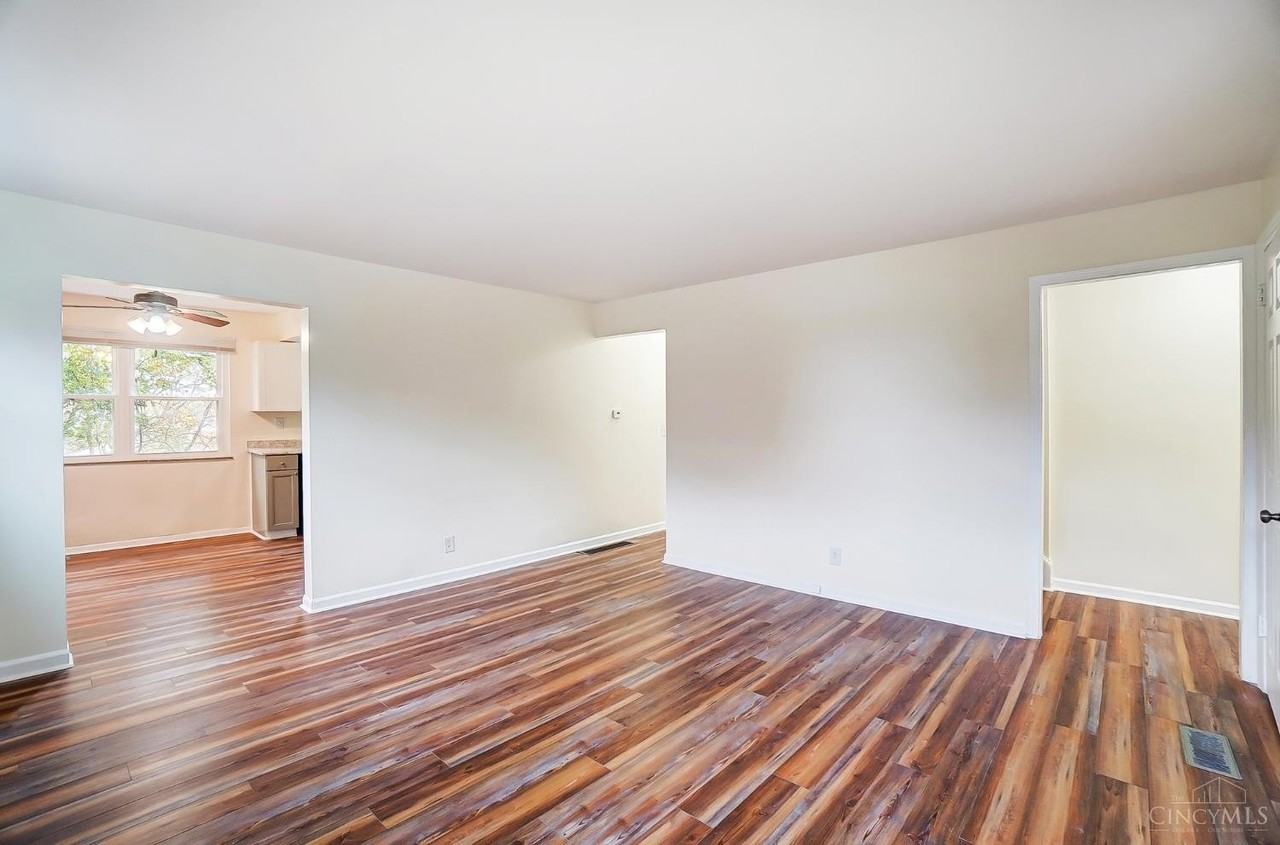 2469 Montana Ave - Photo 5 of 31