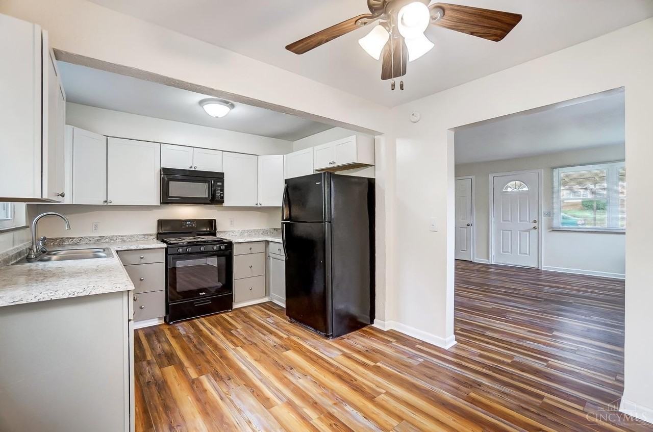 2469 Montana Ave - Photo 6 of 31