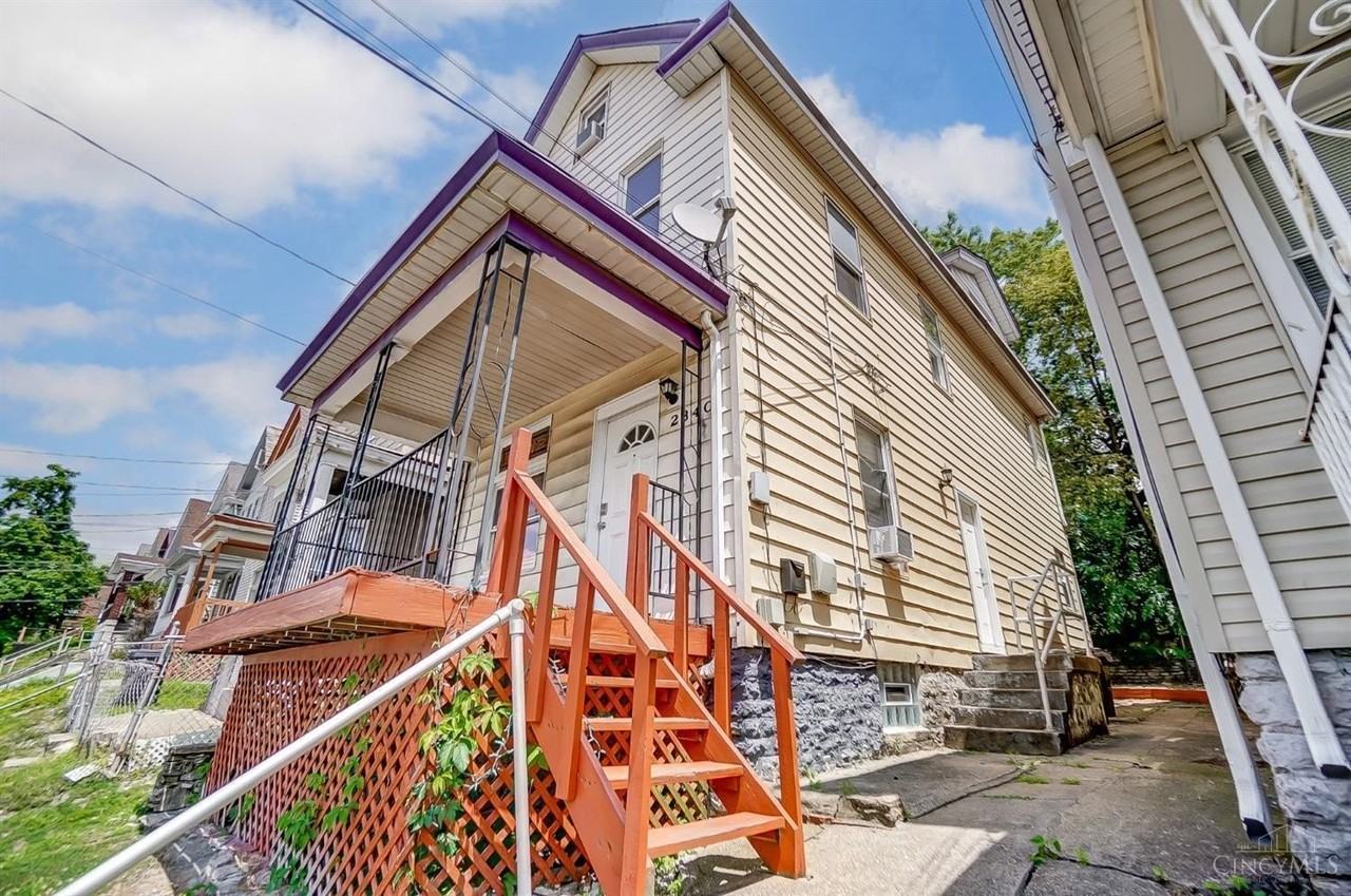 2340 Victor Street - Photo 2 of 38