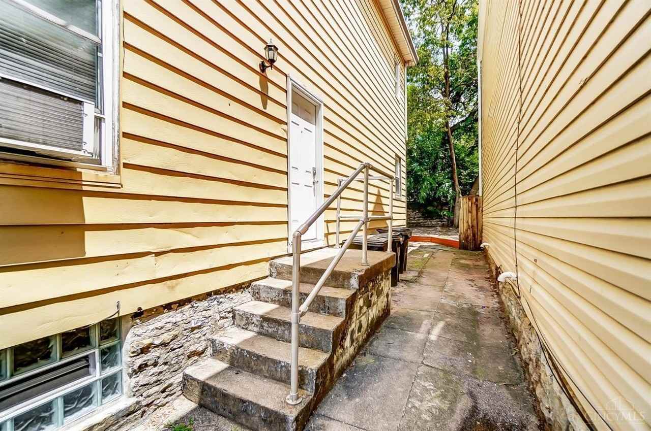 2340 Victor Street - Photo 3 of 38