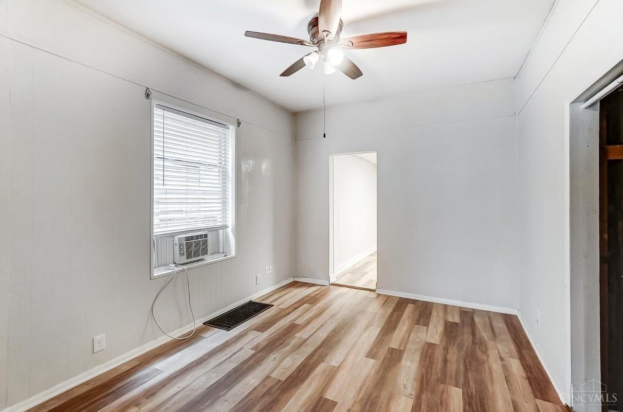 2340 Victor Street - Photo 5 of 38