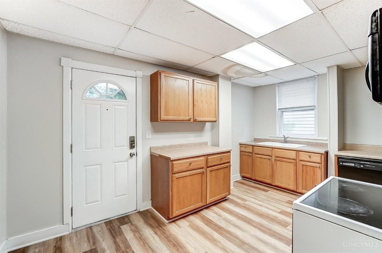 2340 Victor Street - Photo 7 of 38