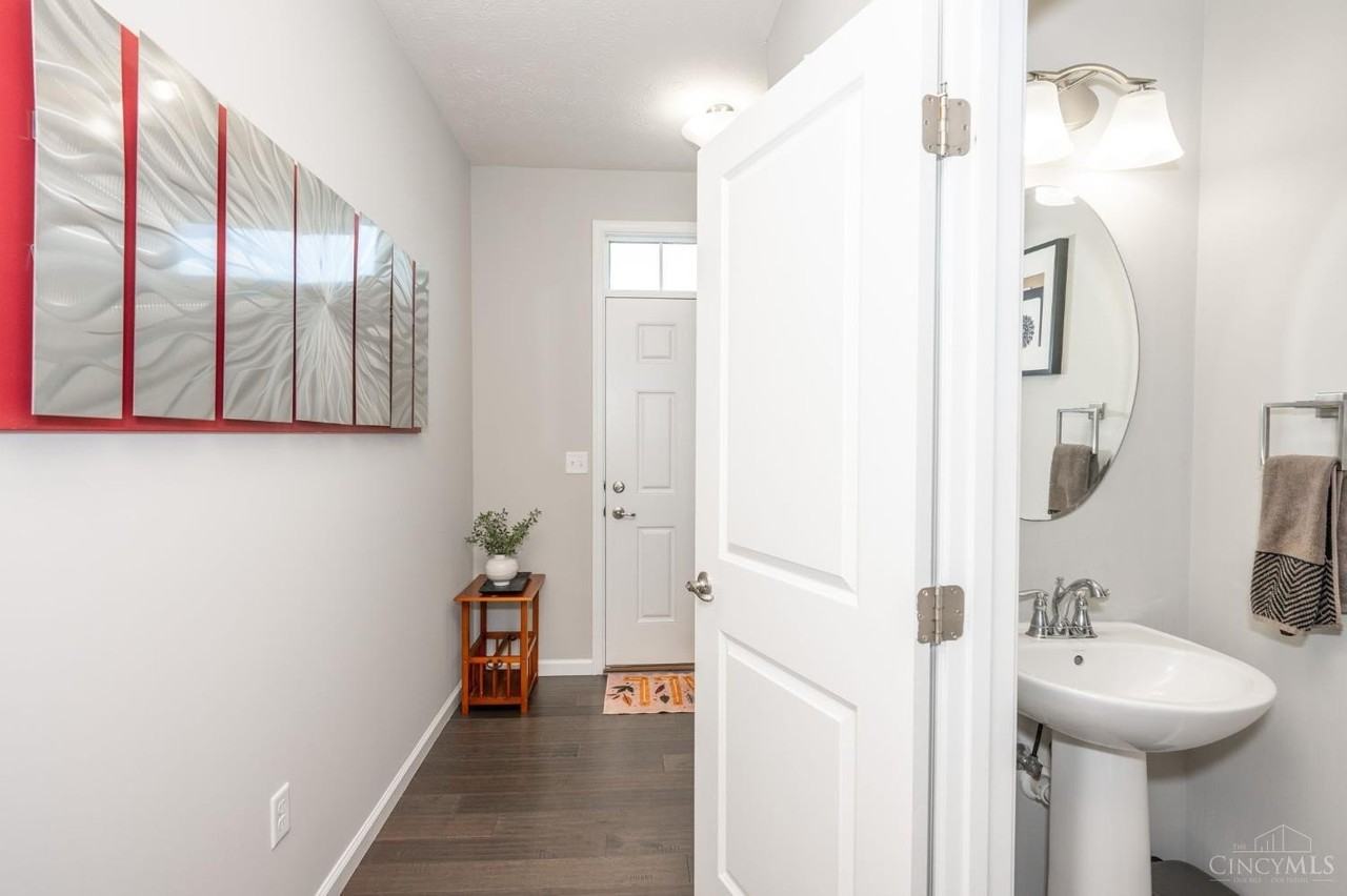 3333 Crescent Falls Way - Photo 4 of 50