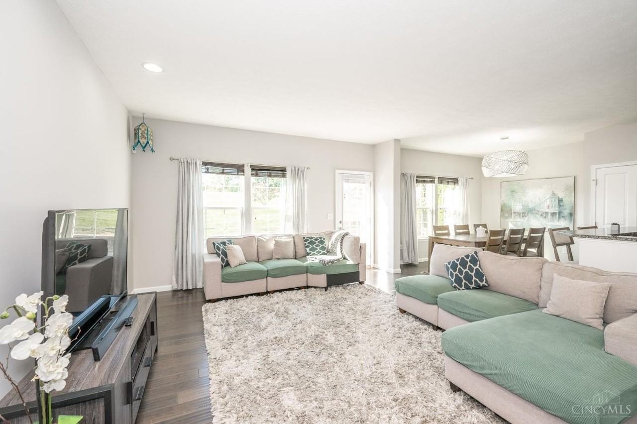 3333 Crescent Falls Way - Photo 7 of 50