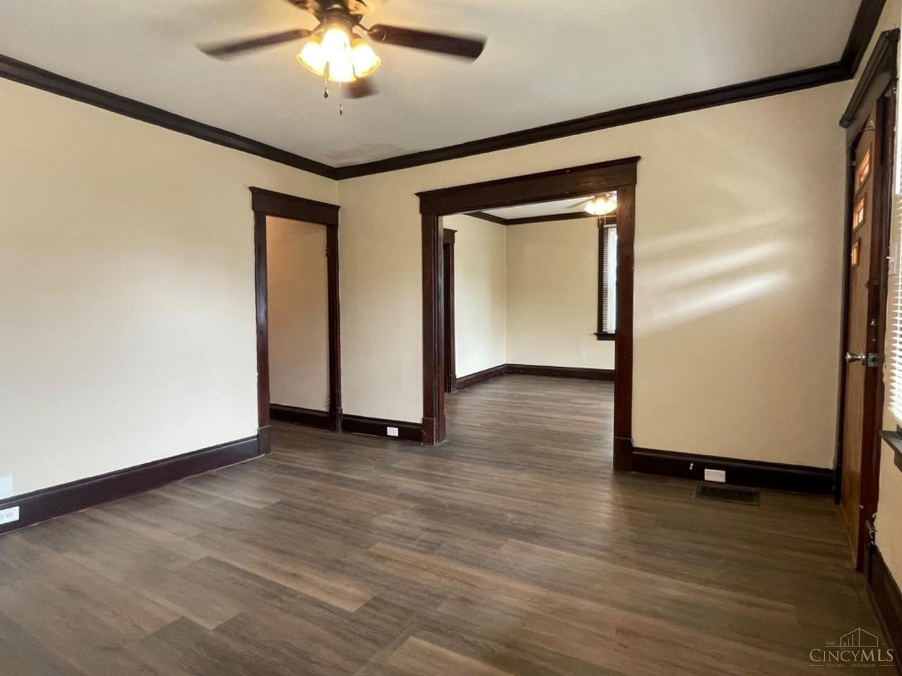 4425 Greenlee Ave - Photo 5 of 14