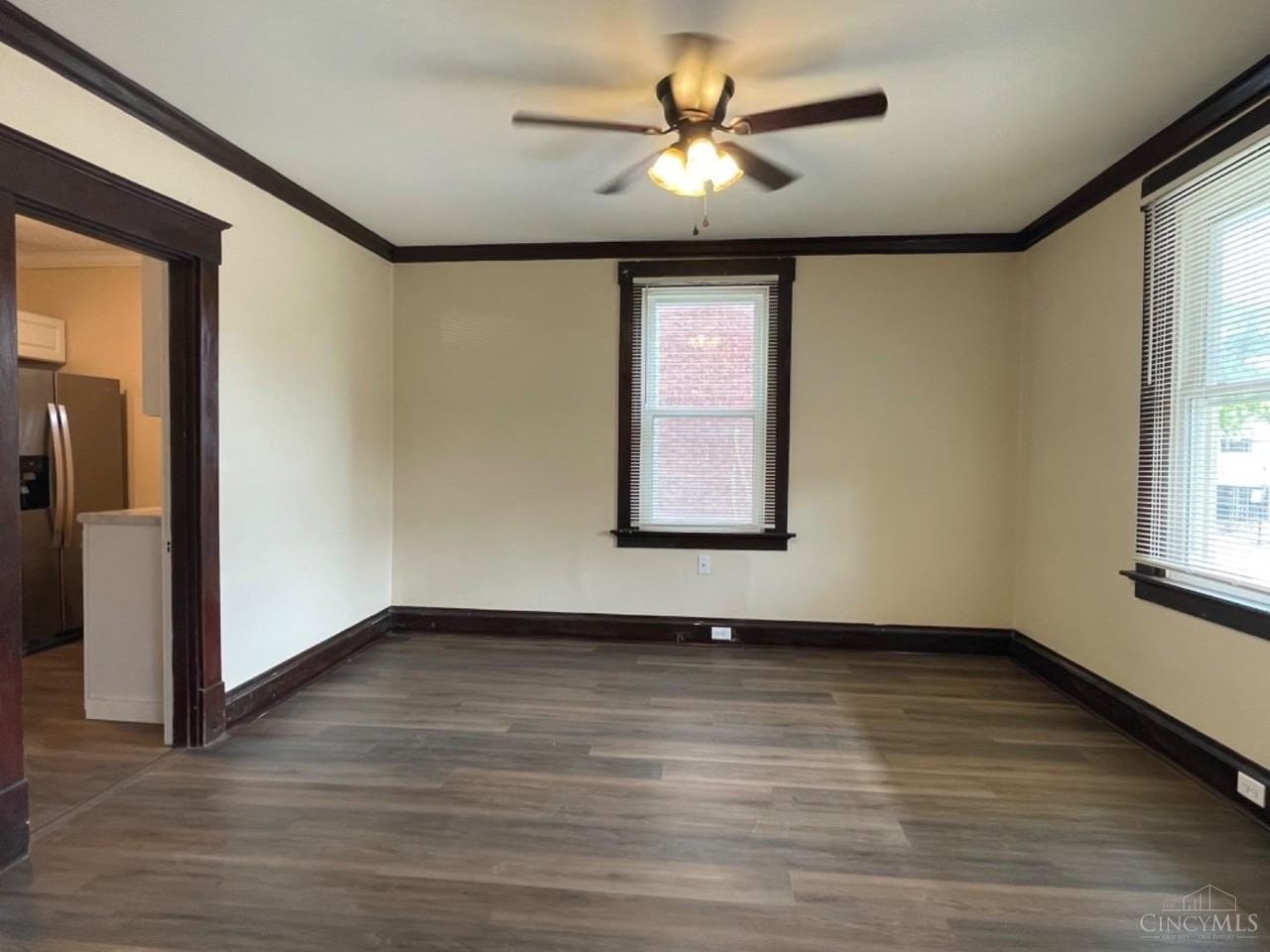 4425 Greenlee Ave - Photo 6 of 14