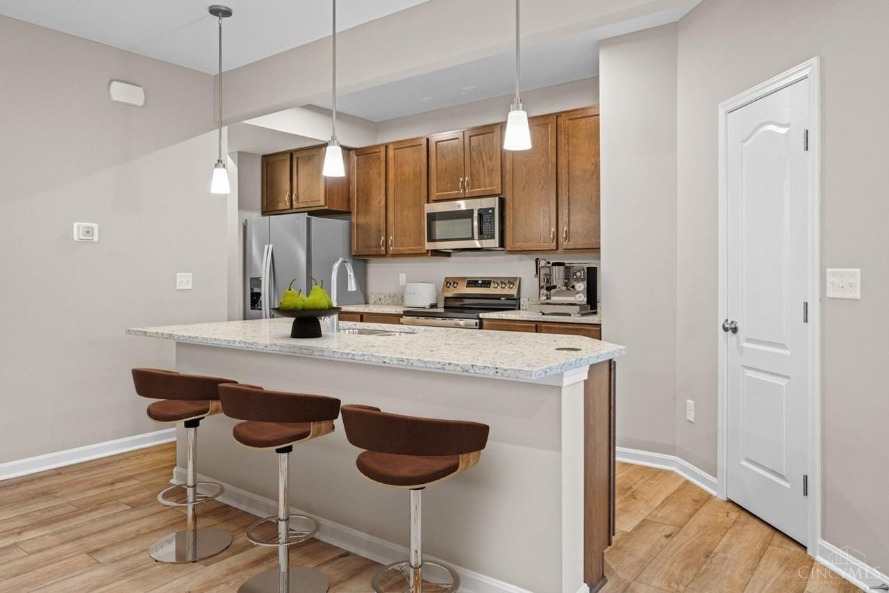 2072 Barleybrook St - Photo 4 of 23