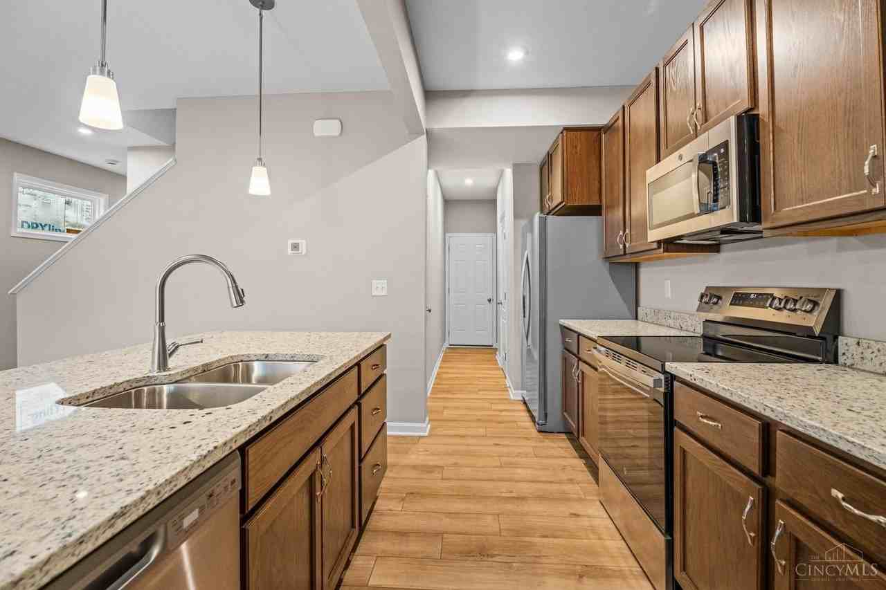 2072 Barleybrook St - Photo 5 of 23