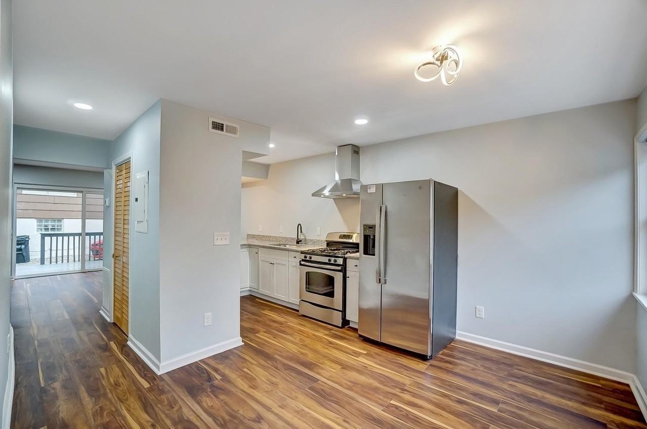 5701 Montgomery Rd Apt 4 #4 - Photo 5 of 40