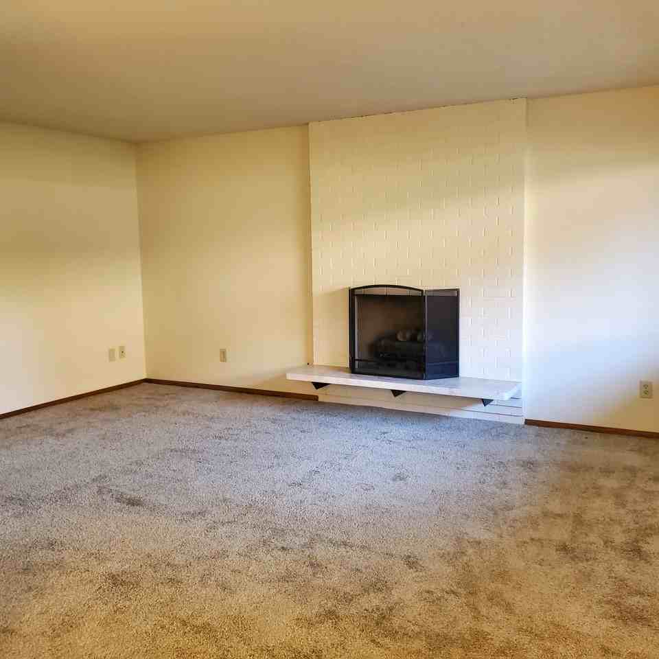 1321 X St - Photo 4 of 10